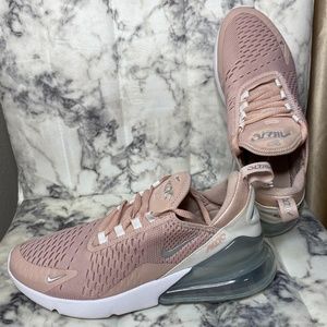 Nike 270
